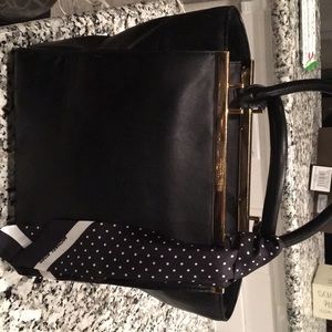 Beautiful black Michael Kors purse 👜!